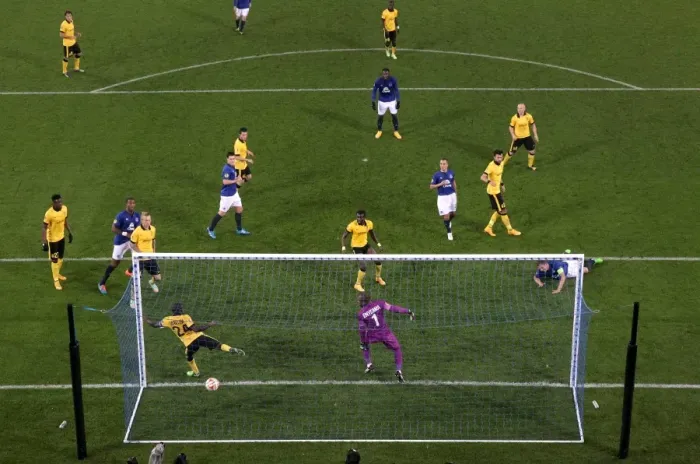 Framed Print : Phil Jagielka Scores Everton's Second Goal in Europa League Match Against Lille