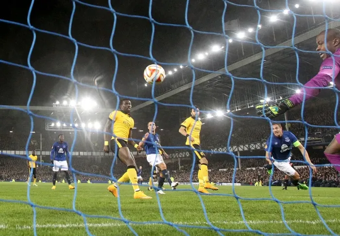Framed Print : Phil Jagielka Scores Everton's Second Goal in UEFA Europa League Match Against Lille