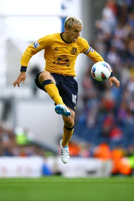 Framed Print : Phil Neville in Action: Everton vs. Blackburn Rovers, Barclays Premier League (2011) Framed Print : Phil Neville in Action: Everton vs. Blackburn Rovers, Barclays Premier League (2011)