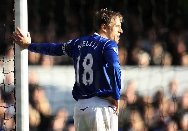 Phil Neville in Action: Everton vs Middlesbrough, Barclays Premier League (16 / 11 / 08)