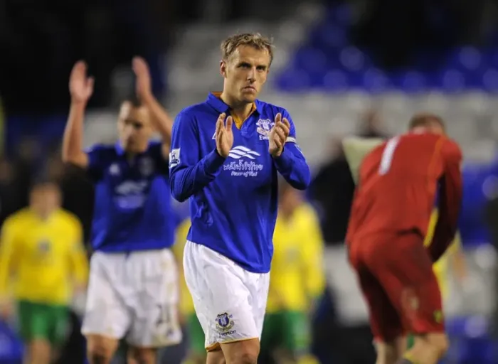 Framed Print : Phil Neville at Goodison Park: Everton vs Norwich City, Barclays Premier League (17 December 2011) Framed Print : Phil Neville at Goodison Park: Everton vs Norwich City, Barclays Premier League (17 December 2011)