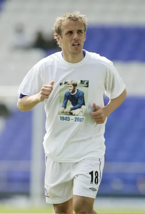 Framed Print : Phil Neville Honors Alan Ball: A Heartfelt Tribute During Everton's Warm-Up vs Manchester United (Everton v Manchester United, FA Barclays Premiership, Goodison Park, 28th April 2007)