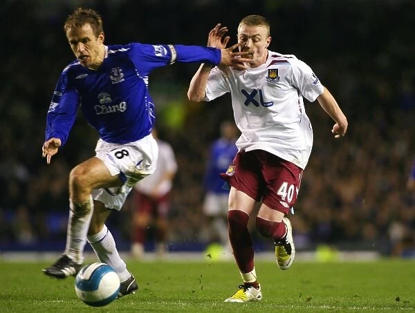 Phil Neville vs Freddie Sears: Everton vs West Ham United, Barclays Premier League, March 22, 2008