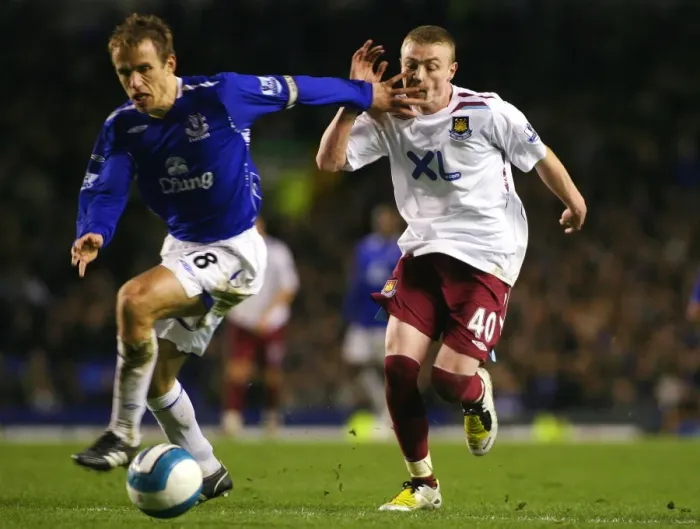 Framed Print : Phil Neville vs Freddie Sears: Everton vs West Ham United, Barclays Premier League, March 22, 2008