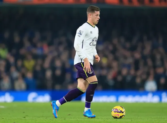 Framed Print : Premier League Showdown: Ross Barkley in Action - Chelsea vs. Everton (Stamford Bridge) Framed Print : Premier League Showdown: Ross Barkley in Action - Chelsea vs. Everton (Stamford Bridge)