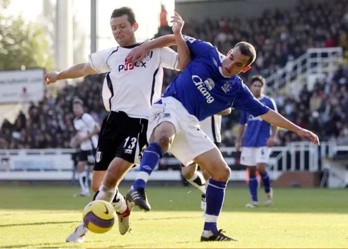 Framed Print : Radzinski vs Osman: A Football Battle at Fulham vs Everton, 4th November 2006 Framed Print : Radzinski vs Osman: A Football Battle at Fulham vs Everton, 4th November 2006