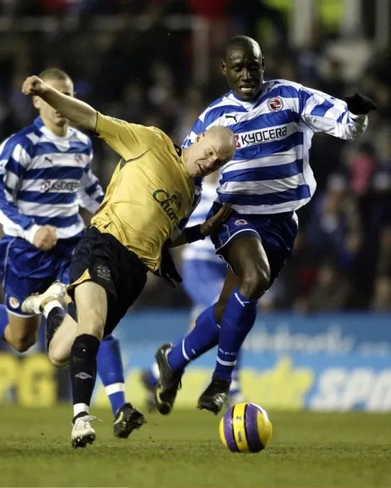 Framed Print : Reading v Everton Andy Johnson of Everton in action with Ibrahima Sonko of Reading Framed Print : Reading v Everton Andy Johnson of Everton in action with Ibrahima Sonko of Reading
