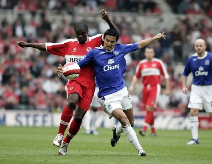 Framed Print : The Riverside Stadium - Middlesbroughs George Boateng and Evertons Tim Cahill in action