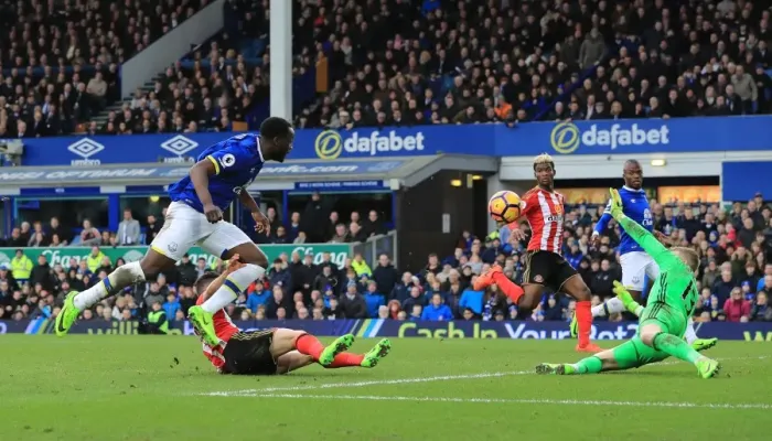 Framed Print : Romelu Lukaku Scores Everton's Second Goal Against Sunderland at Goodison Park Framed Print : Romelu Lukaku Scores Everton's Second Goal Against Sunderland at Goodison Park