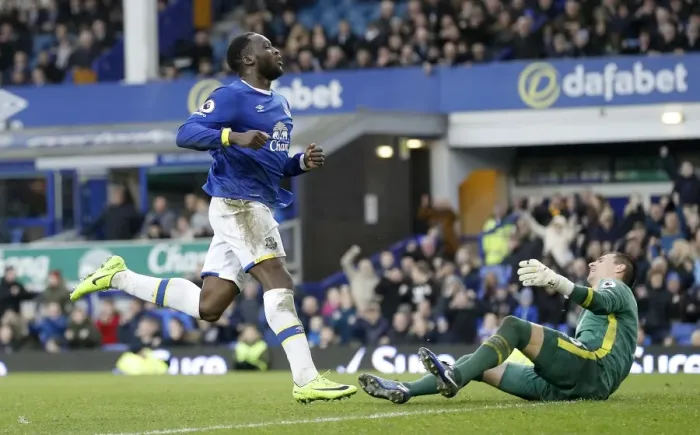Framed Print : Romelu Lukaku Scores Third Goal: Everton's Victory Over Hull City at Goodison Park