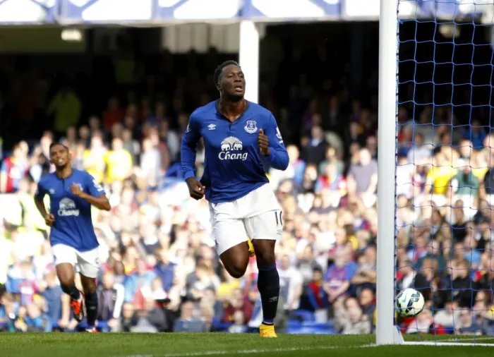 Framed Print : Romelu Lukaku Scores the Opener: Everton's Exhilarating Win Against Crystal Palace (Barclays Premier League, Goodison Park)