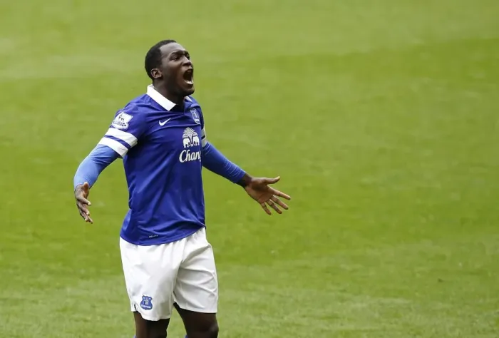 Framed Print : Romelu Lukaku's Double Strike: Everton's Triumphant 3-0 Victory over Arsenal (06-04-2014, Goodison Park)
