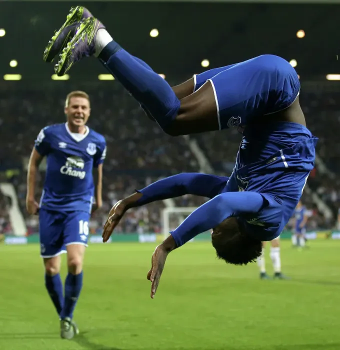Framed Print : Romelu Lukaku's Hat-Trick: Everton's Triumph Over West Bromwich Albion in the Premier League Framed Print : Romelu Lukaku's Hat-Trick: Everton's Triumph Over West Bromwich Albion in the Premier League