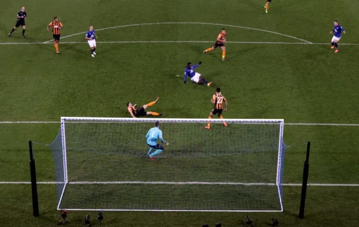Framed Print : Romelu Lukaku's Thrilling Opener: Everton's Electric Start Against Hull City (BPL) Framed Print : Romelu Lukaku's Thrilling Opener: Everton's Electric Start Against Hull City (BPL)