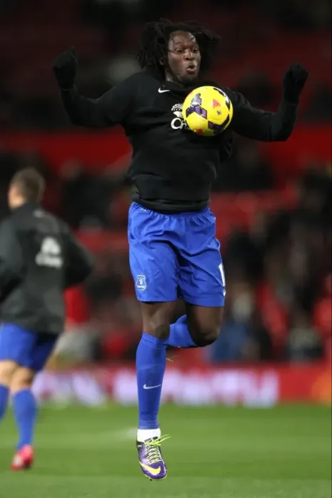 Framed Print : Romelu Lukaku's Upset Goal: Everton's 1-0 Victory over Manchester United (December 4, 2013 - Old Trafford)