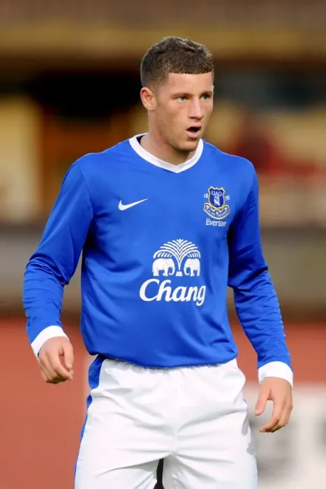Framed Print : Ross Barkley in Action: Everton's Pre-Season Thriller at Tannadice Park Against Dundee United Framed Print : Ross Barkley in Action: Everton's Pre-Season Thriller at Tannadice Park Against Dundee United