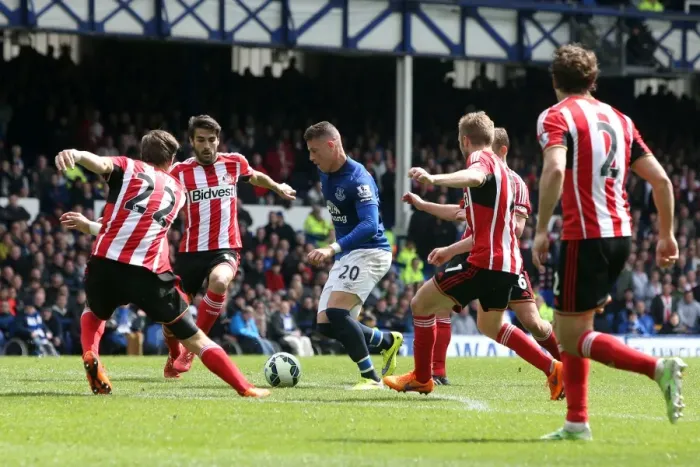 Framed Print : Ross Barkley Faces Off Against Sunderland Defense: Everton vs. Sunderland, Barclays Premier League, Goodison Park Framed Print : Ross Barkley Faces Off Against Sunderland Defense: Everton vs. Sunderland, Barclays Premier League, Goodison Park