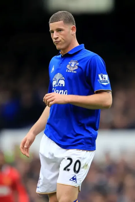 Framed Print : Ross Barkley's Breakout Performance: Everton vs. Manchester United Showdown (October 2011) Framed Print : Ross Barkley's Breakout Performance: Everton vs. Manchester United Showdown (October 2011)