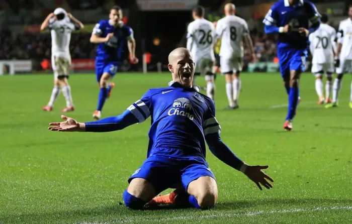 Framed Print : Ross Barkley's Double: Everton's Triumph over Swansea City (22-12-2013, Liberty Stadium) Framed Print : Ross Barkley's Double: Everton's Triumph over Swansea City (22-12-2013, Liberty Stadium)