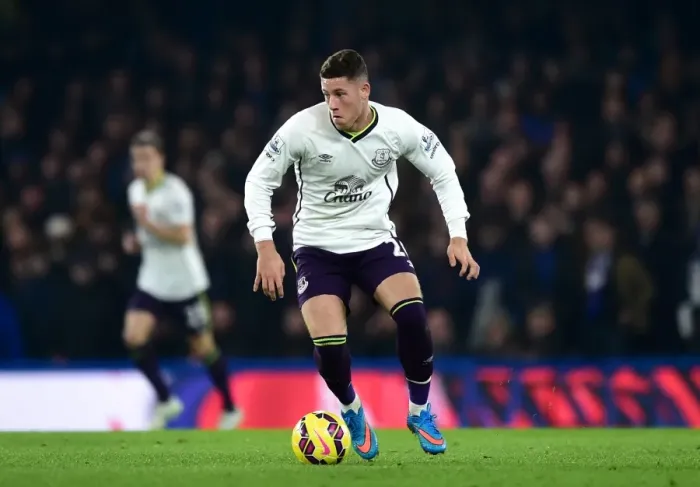 Framed Print : Ross Barkley's Emotional Return: Everton vs. Chelsea - Premier League Showdown at Stamford Bridge
