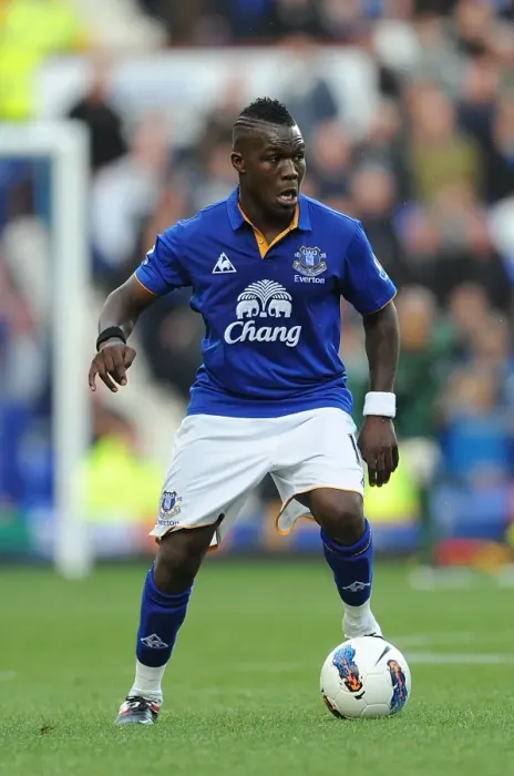Framed Print : Royston Drenthe in Action for Everton vs Wigan Athletic (17 September 2011) Framed Print : Royston Drenthe in Action for Everton vs Wigan Athletic (17 September 2011)