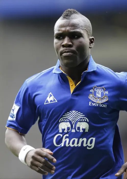Framed Print : Royston Drenthe at Goodison Park: Everton vs Sunderland, Barclays Premier League (09 April 2012) Framed Print : Royston Drenthe at Goodison Park: Everton vs Sunderland, Barclays Premier League (09 April 2012)