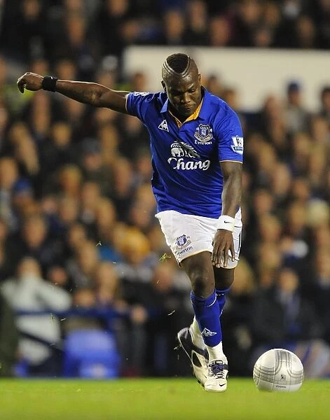 Royston Drenthe's Battle at Goodison Park: Everton vs. Chelsea - Carling Cup Fourth Round Clash (October 2011)