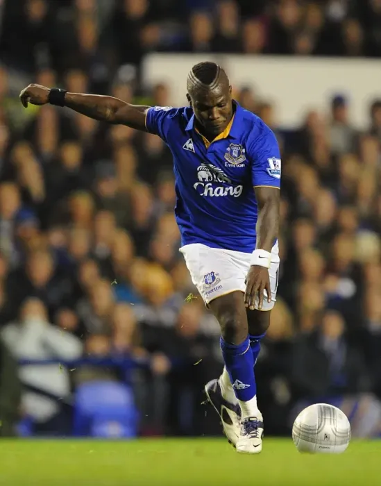 Framed Print : Royston Drenthe's Battle at Goodison Park: Everton vs. Chelsea - Carling Cup Fourth Round Clash (October 2011) Framed Print : Royston Drenthe's Battle at Goodison Park: Everton vs. Chelsea - Carling Cup Fourth Round Clash (October 2011)
