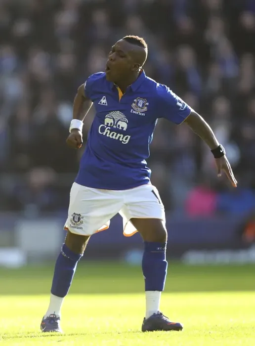 Framed Print : Royston Drenthe's Thrilling First Goal: Everton's FA Cup Victory Over Blackpool (February 18, 2012)