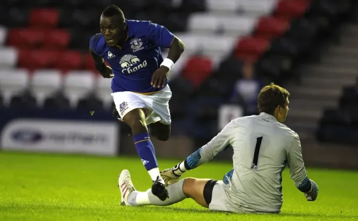 Framed Print : Royston Drenthe's Thrilling Goal: Everton's Reserve Victory over Aston Villa (September 13, 2011, Halton Stadium)