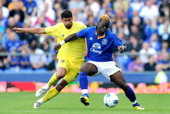 Framed Print : Saha vs Musacchio: A Clash at Goodison Park - Everton vs Villarreal (August 2011)