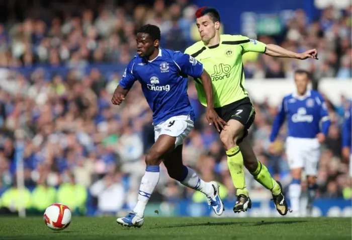 Framed Print : Saha vs Scharner: A Battle in the Barclays Premier League - Everton vs Wigan Athletic (5 / 4 / 09) Framed Print : Saha vs Scharner: A Battle in the Barclays Premier League - Everton vs Wigan Athletic (5 / 4 / 09)