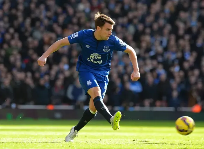 Framed Print : Seamus Coleman in Action: Arsenal vs. Everton, Premier League - Emirates Stadium Framed Print : Seamus Coleman in Action: Arsenal vs. Everton, Premier League - Emirates Stadium