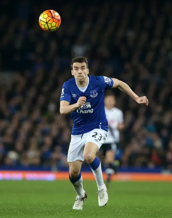 Framed Print : Seamus Coleman in Action: Everton vs. Tottenham Hotspur, Premier League - Goodison Park Framed Print : Seamus Coleman in Action: Everton vs. Tottenham Hotspur, Premier League - Goodison Park