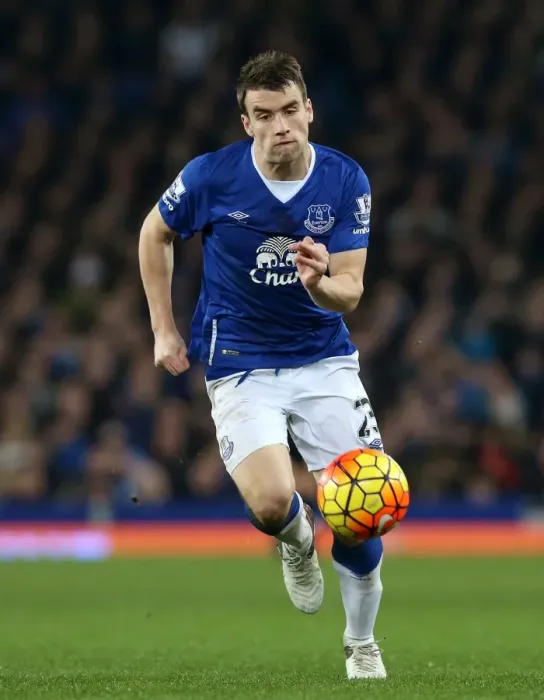 Framed Print : Seamus Coleman in Action: Everton vs. Tottenham Hotspur, Premier League, Goodison Park Framed Print : Seamus Coleman in Action: Everton vs. Tottenham Hotspur, Premier League, Goodison Park