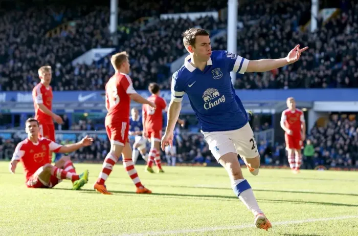 Framed Print : Seamus Coleman's Game-Winning Goal: Everton's Premier League Triumph Over Southampton (29-12-2013)