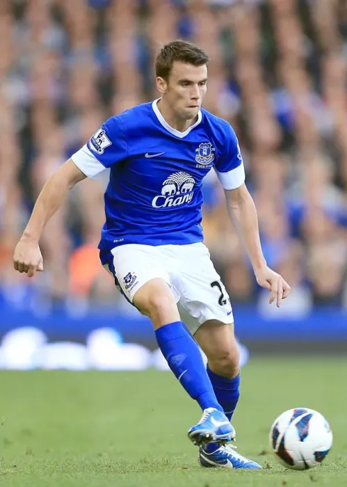 Framed Print : Seamus Coleman's Standout Performance: Everton's Triumph Over Southampton (3-1) at Goodison Park, Barclays Premier League (29-09-2012)