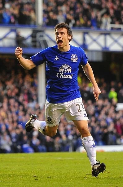 Seamus Coleman's Thrilling Debut Goal: Everton's First Strike Against Fulham in the Barclays Premier League (19 March 2011)