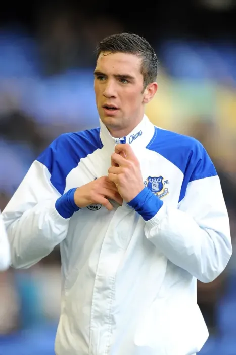 Framed Print : Shane Duffy in Action: Everton vs. Blackburn Rovers, Premier League (21 January 2012) Framed Print : Shane Duffy in Action: Everton vs. Blackburn Rovers, Premier League (21 January 2012)