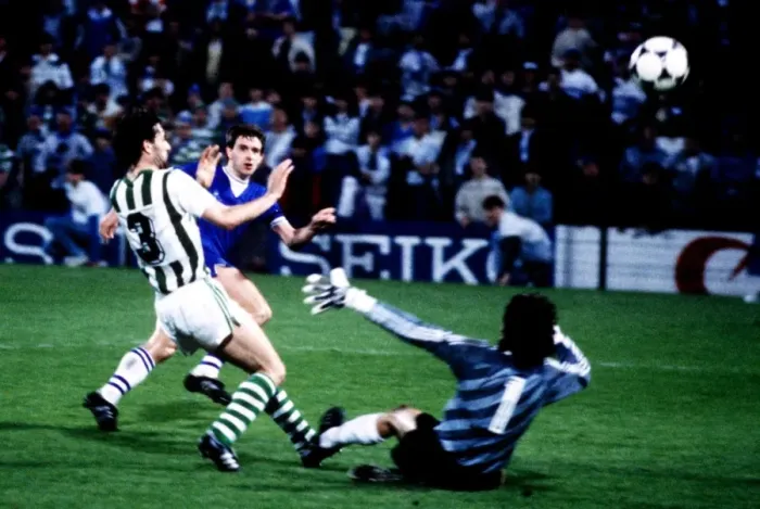 Framed Print : Sheedy's Chip: Everton's Historic European Victory Over Rapid Vienna, 1985 Framed Print : Sheedy's Chip: Everton's Historic European Victory Over Rapid Vienna, 1985