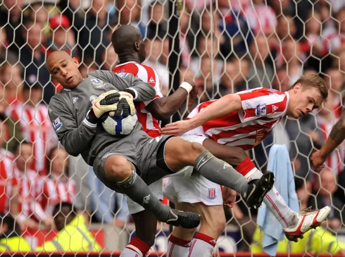 Framed Print : Soccer - Barclays Premier League - Stoke City v Everton - Britannia Stadium Framed Print : Soccer - Barclays Premier League - Stoke City v Everton - Britannia Stadium
