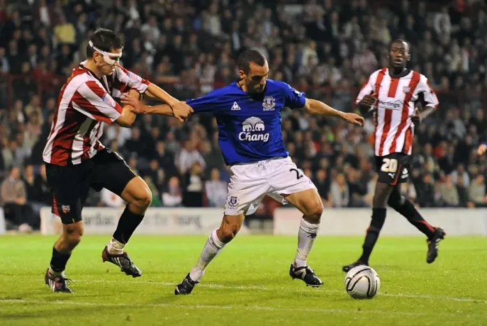 Framed Print : Soccer - Carling Cup - Third Round - Brentford v Everton - Griffin Park Framed Print : Soccer - Carling Cup - Third Round - Brentford v Everton - Griffin Park