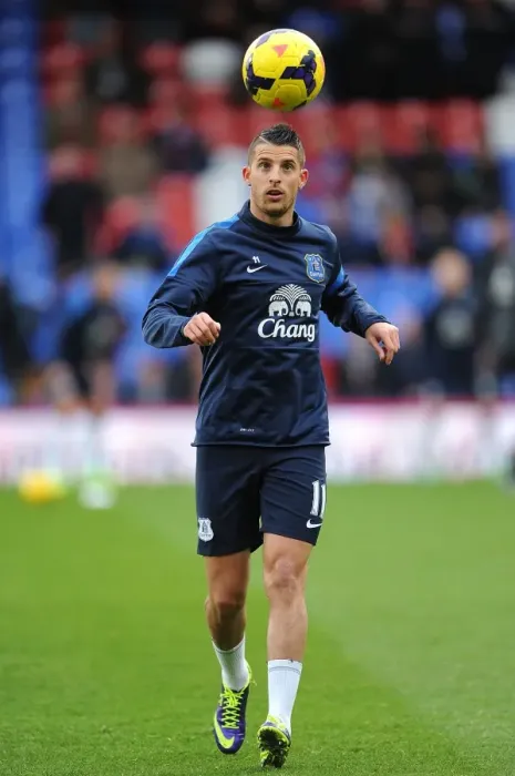 Framed Print : A Stalemate at Selhurst Park: Kevin Mirallas and Everton Hold Crystal Palace Scoreless (Barclays Premier League, 09-11-2013) Framed Print : A Stalemate at Selhurst Park: Kevin Mirallas and Everton Hold Crystal Palace Scoreless (Barclays Premier League, 09-11-2013)