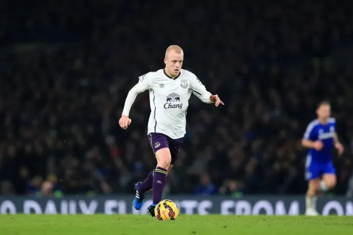 Framed Print : Steven Naismith in Action: Premier League Showdown at Stamford Bridge - Chelsea vs. Everton