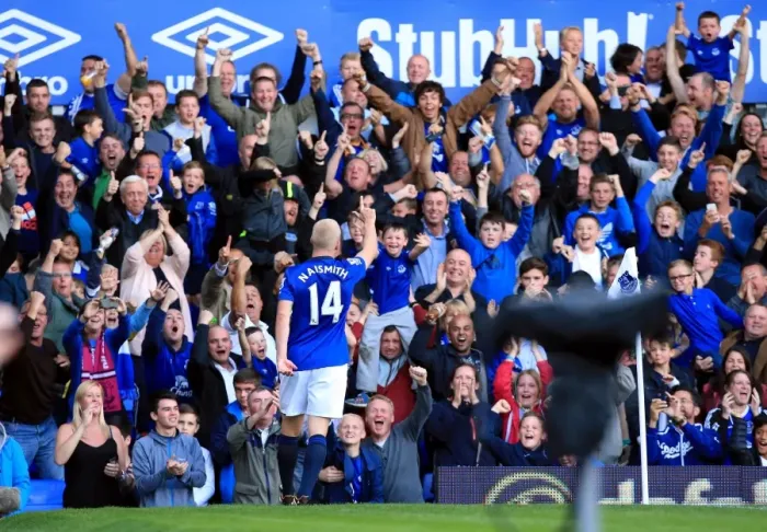 Framed Print : Steven Naismith's Brace: Everton's Double Strike Against Arsenal at Goodison Park