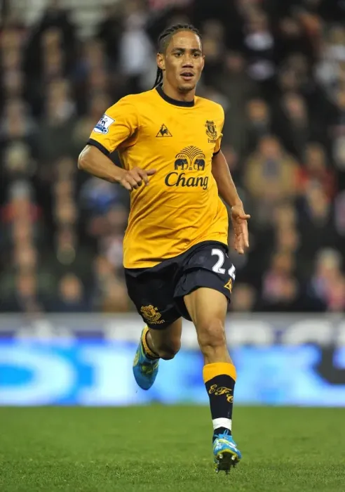 Framed Print : Steven Pienaar in Action: Everton vs Stoke City, Premier League Showdown at Britannia Stadium (01 May 2012) Framed Print : Steven Pienaar in Action: Everton vs Stoke City, Premier League Showdown at Britannia Stadium (01 May 2012)