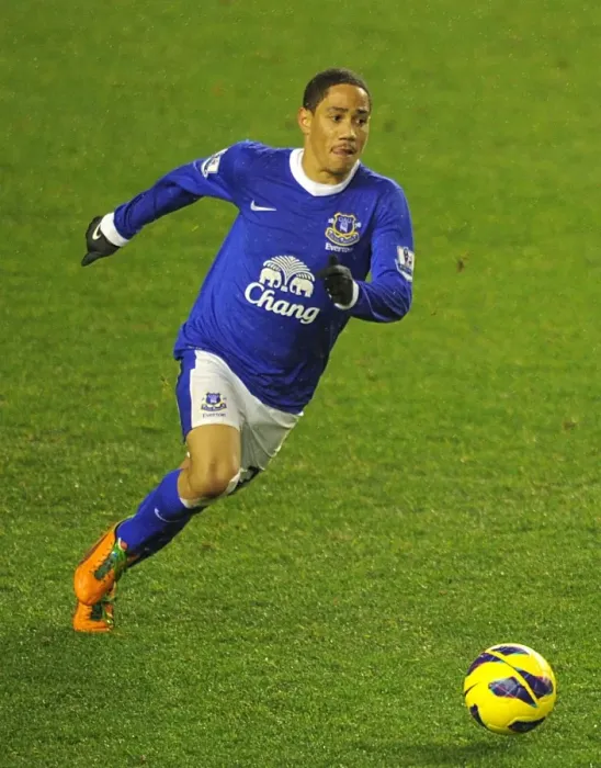 Framed Print : Steven Pienaar at Goodison Park: Everton vs Norwich City, 2012 Barclays Premier League Draw (1-1) Framed Print : Steven Pienaar at Goodison Park: Everton vs Norwich City, 2012 Barclays Premier League Draw (1-1)