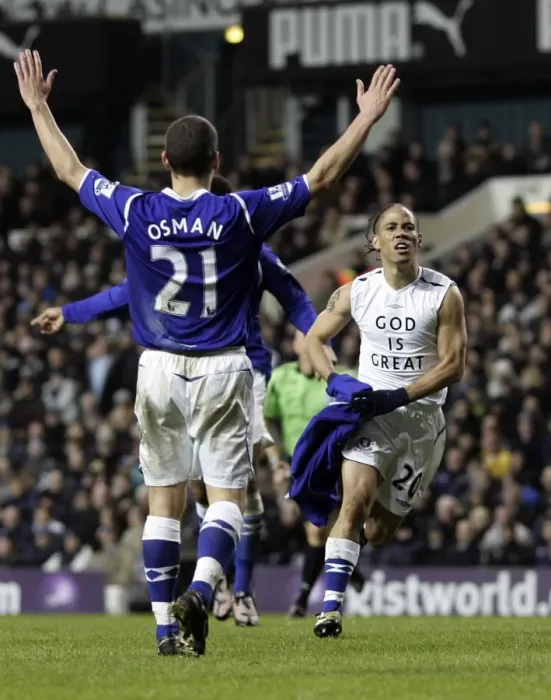 Framed Print : Steven Pienaar Scores First Goal for Everton Against Tottenham Hotspur in Premier League, November 2008 Framed Print : Steven Pienaar Scores First Goal for Everton Against Tottenham Hotspur in Premier League, November 2008