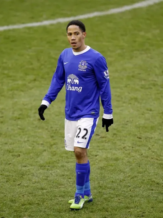 Framed Print : Steven Pienaar vs. Chelsea: A Battle at Goodison Park (Everton 1 - Chelsea 2, December 30, 2012) Framed Print : Steven Pienaar vs. Chelsea: A Battle at Goodison Park (Everton 1 - Chelsea 2, December 30, 2012)