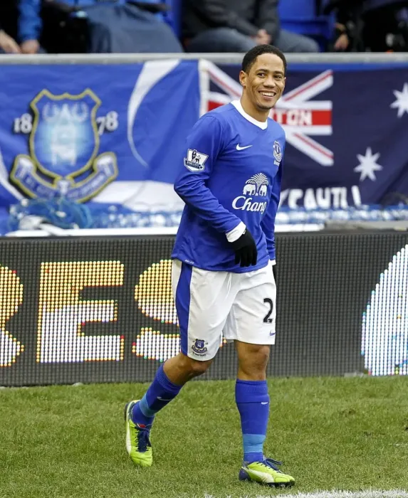 Framed Print : Steven Pienaar vs. Chelsea: Everton 1 - Chelsea 2 (Barclays Premier League, December 30, 2012) Framed Print : Steven Pienaar vs. Chelsea: Everton 1 - Chelsea 2 (Barclays Premier League, December 30, 2012)